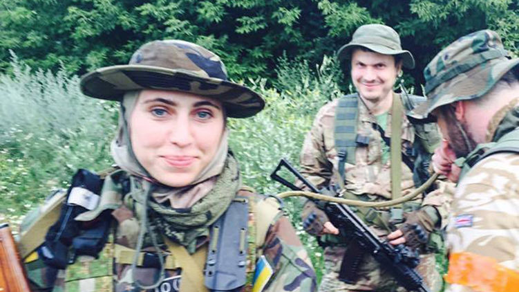 Амина Окуева и Адам Осмаев вместе служили в батальоне им. Джохара Дудаева, фото: Facebook/Амина Окуева