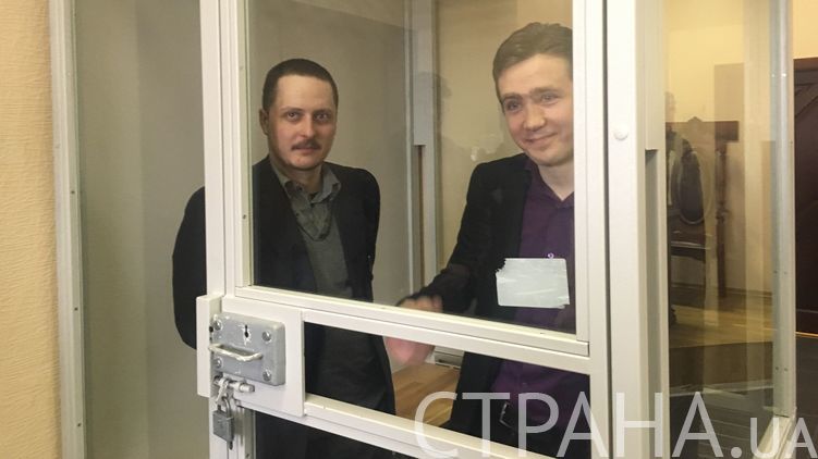 Выход на свободу Дмитрия Васильца и Евгения Тимонина стал главным событием дня, фото: Страна