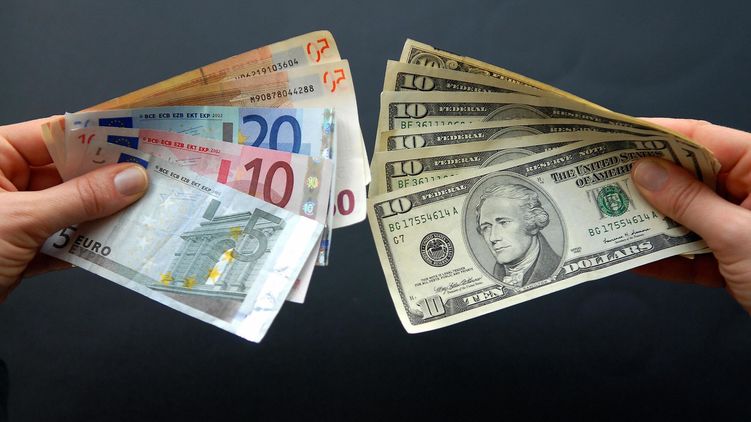 Что изменит новый закон о валюте. Фото: Politeka