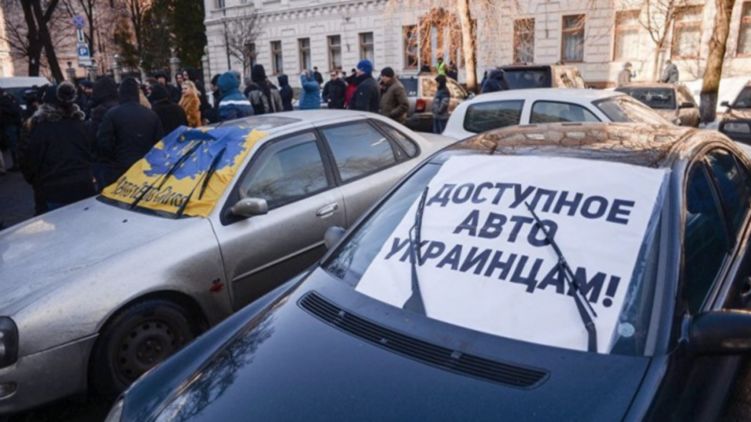 В Украину массово завезли крупные партии подержанных авто, фото: auto-motive.info