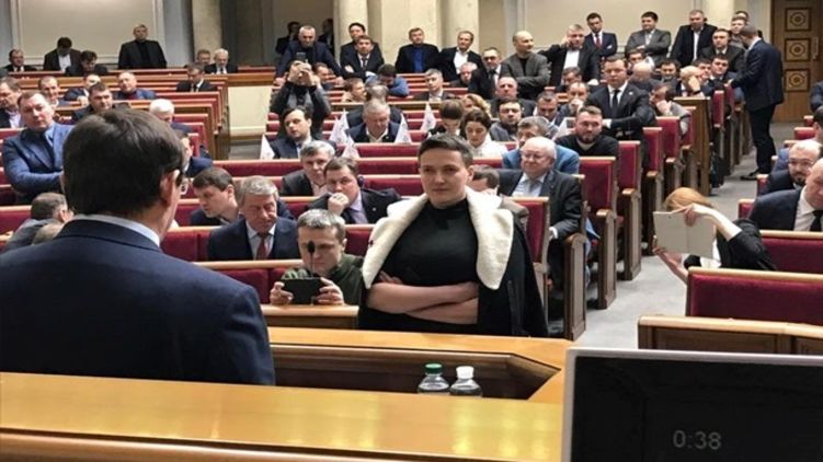 Спустя 13 месяце заточения Надежда Савченко возвращается в большую политику. Фото: Ирина Геращенко/Facebook