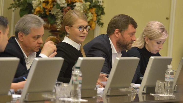 Юлия Тимошенко (в центре) сегодня в союзниках у группы Рината Ахметова, фото: rada.gov.ua