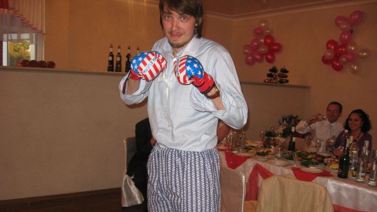 Алексей Гончарук в боксерских перчатках, фото: facebook.com