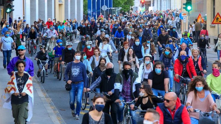 Коронавирусные протесты в Словении. Фото газеты Metro