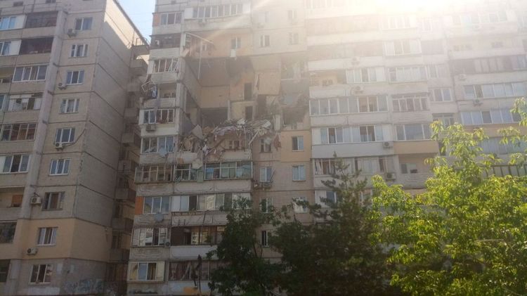 Взрыв дома в Киеве на Позняках. Фото КГГА