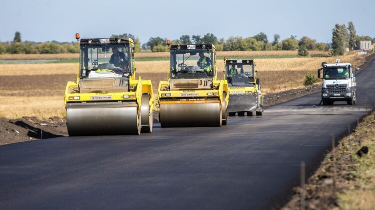 В этом году Украина потратит на дороги рекордную сумму - больше 100 миллиардов. Фото из открытых источников