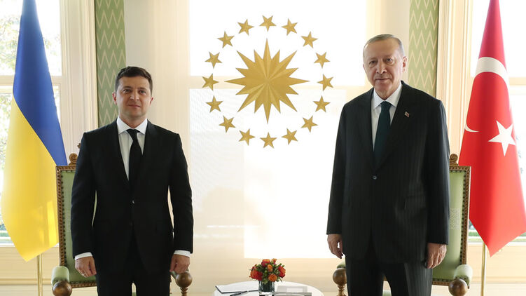 Эрдоган озабочен падением лиры и конфликтом в Карабахе, посулить Зе кроме беспилотников пока особо нечего. Фото: администрация президента Турции