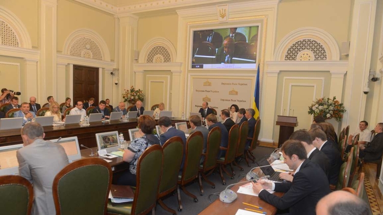Споры на заседании согласительного совета между лидерами фракций могут перенестись в сессионный зал, фото: Сергей Ковальчук (
