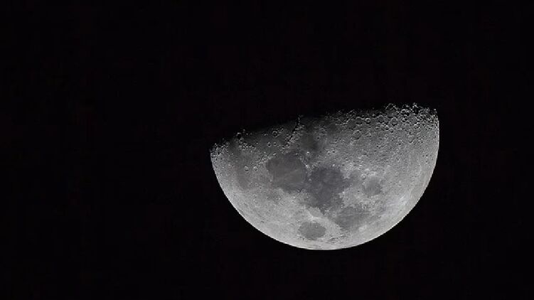 Частичное лунное затмение наступит 30 ноября, в 11:42. Фото: pixabay