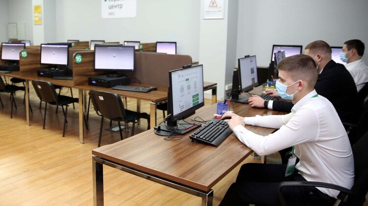 В МВД Украины признали провал с новыми экзаменами по ПДД и собираются вернуть старую систему