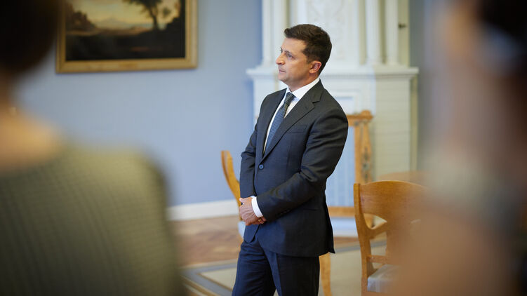 Президент Владимир Зеленский будет до визита в Вашингтон отбиваться от нападок за 