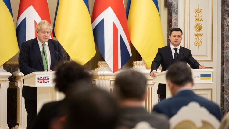 Джонсон приехал в Украину на пике скандала у себя дома, который может привести его к отставке. Фото: Офис президента 