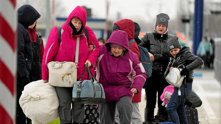 Большинство беженцев из Украины оседают в Польше - близко и понятный язык 