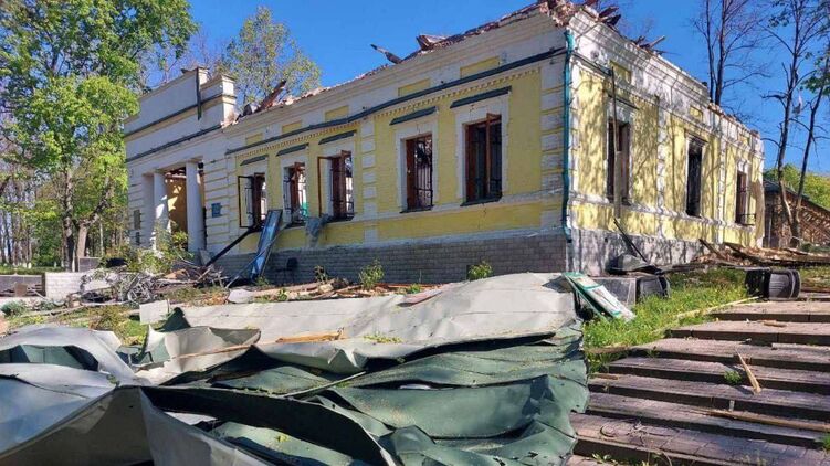 Последствия удара по музею Григория Сковороды под Харьковом