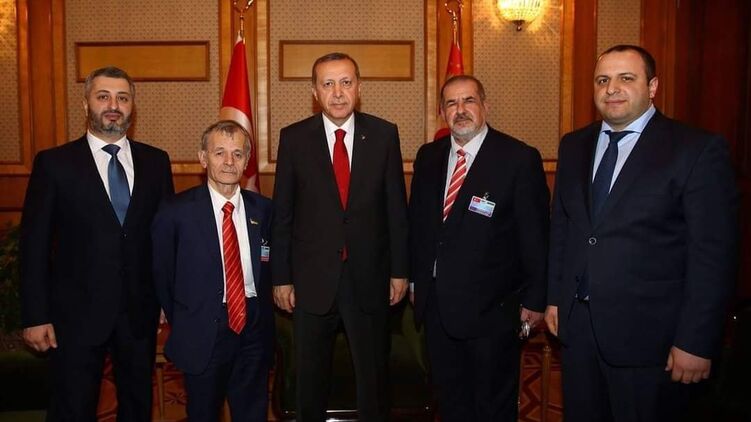 Умеров (крайний справа) и президент Турции Эрдоган
