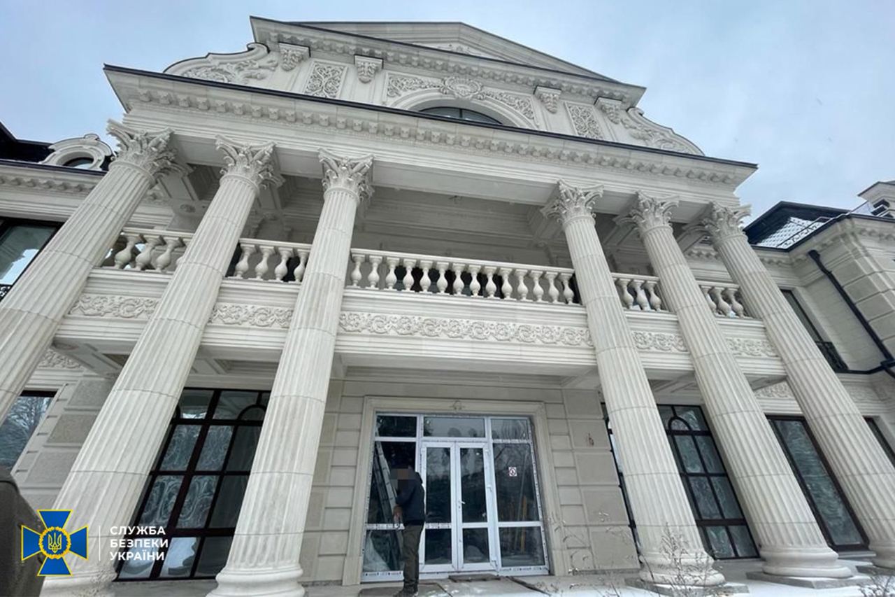 СБУ провела в Киеве 11 обысков у компаний, связанных с женой Виктора Медведчука Оксаной Марченко