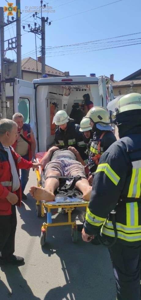 Спасатели вытащили пострадавших из колодца под Киевом