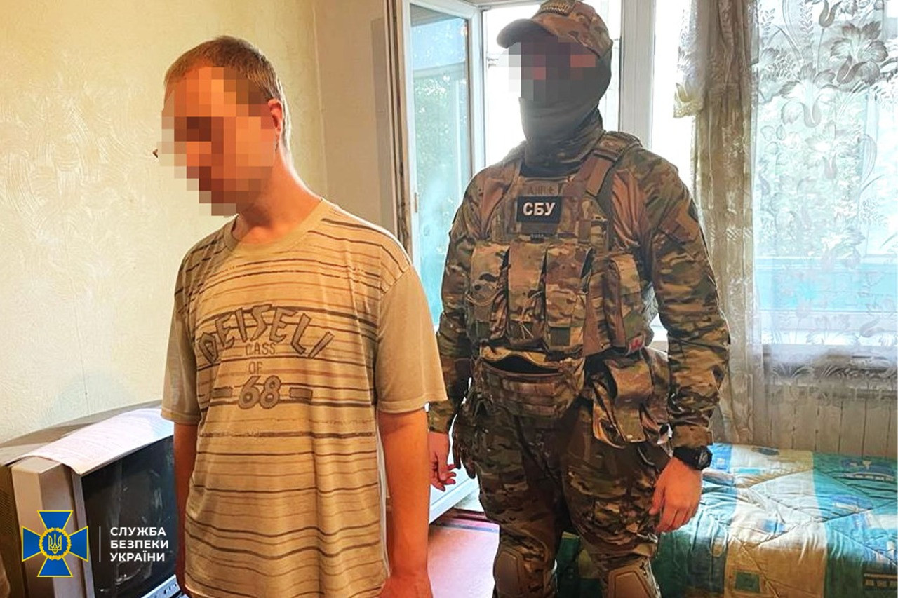 В Донецкой области двое человек передавали противнику разведданные о боевых позициях Хаймарсов