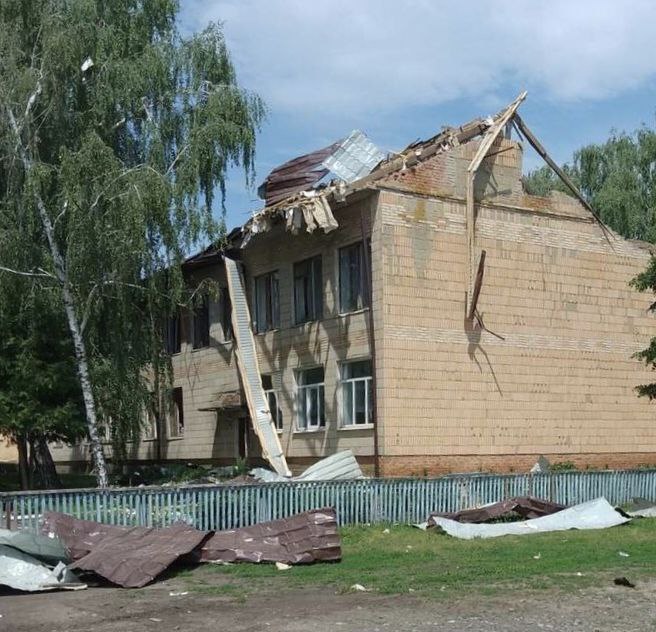 Последствия ракетной атаки по Сумской области. Фото: Telegram/Дмитрий Живицкий