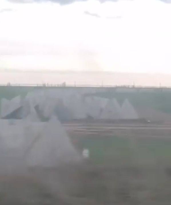 Появились фото укреплений, которые российские войска строят вокруг Мелитополя в ожидании украинского наступления