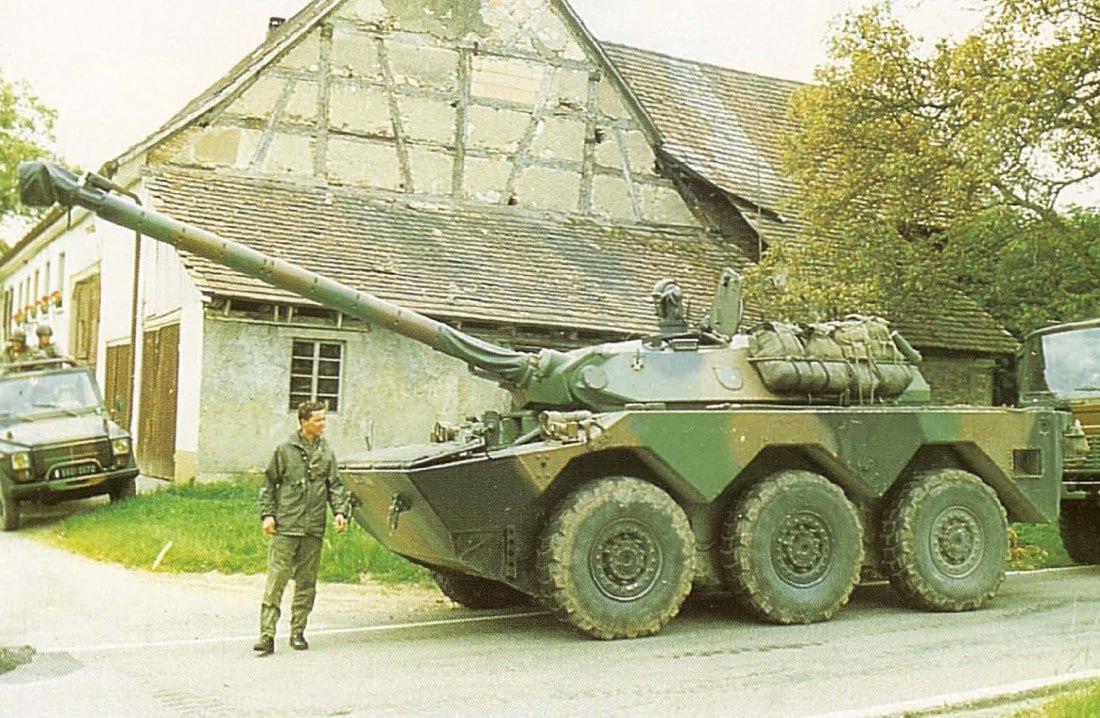 AMX-10RC - французский тяжелый бронеавтомобиль или колесный танк