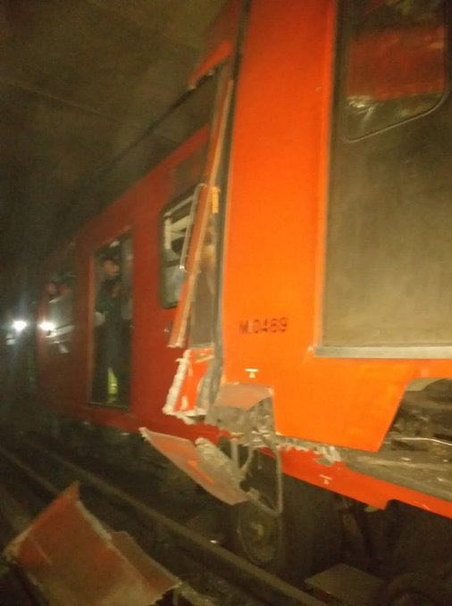 В Мехико столкнулись в метро два поезда
