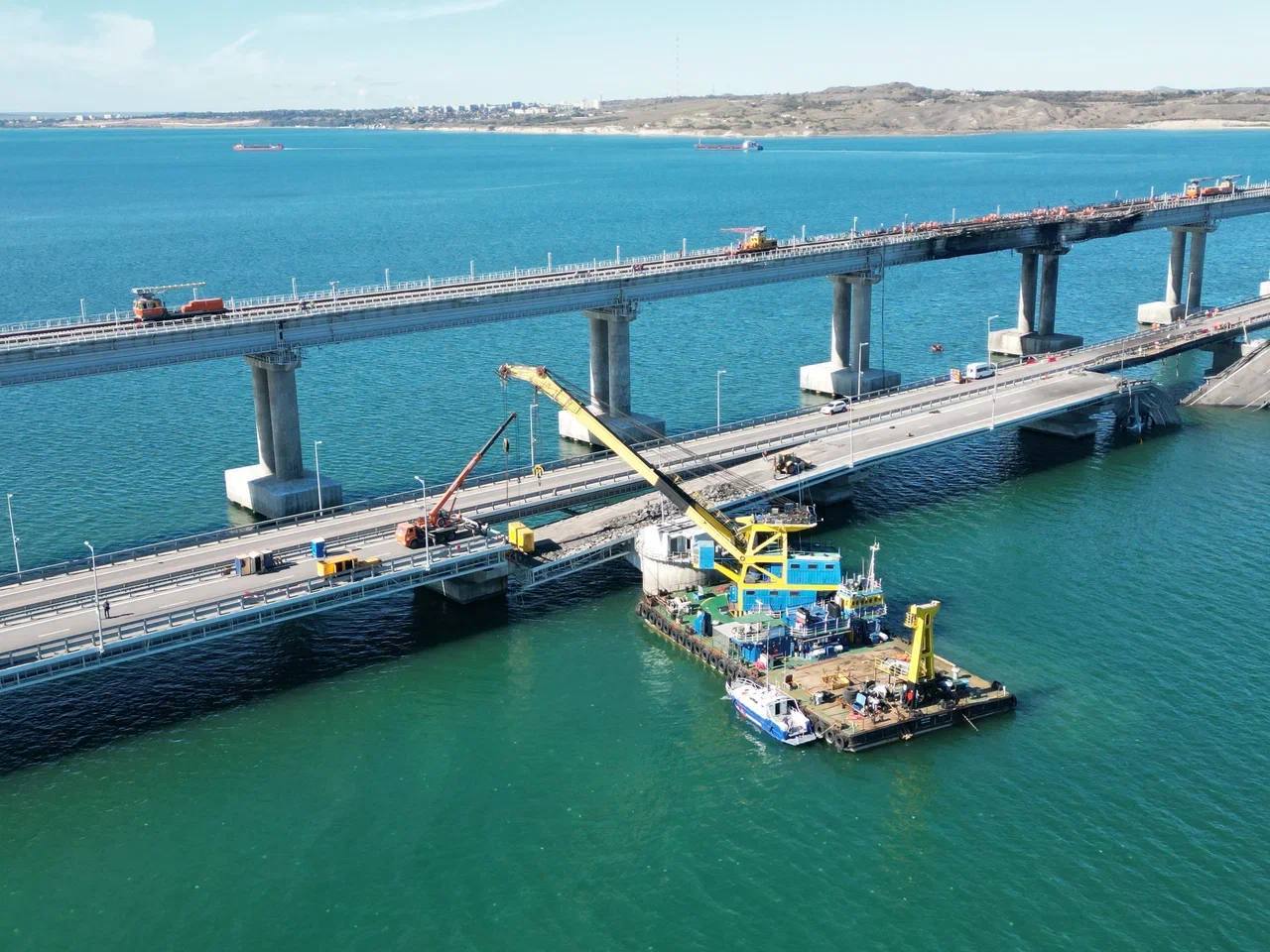 Вице-премьер РФ Марат Хуснуллин опубликовал кадры восстановительных работ на Крымском мосту
