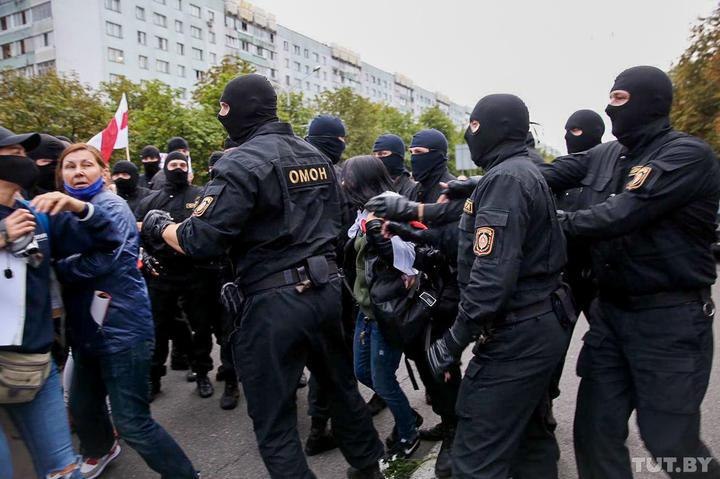 В Минске прошел многотысячный Женский марш