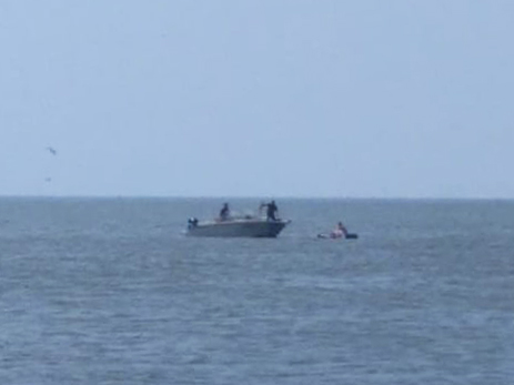 Спасателям в Николаевской области пришлось спасать пару, которую на надувном матрасе унесло в открытое море. Фото: mk.dsns.gov.ua