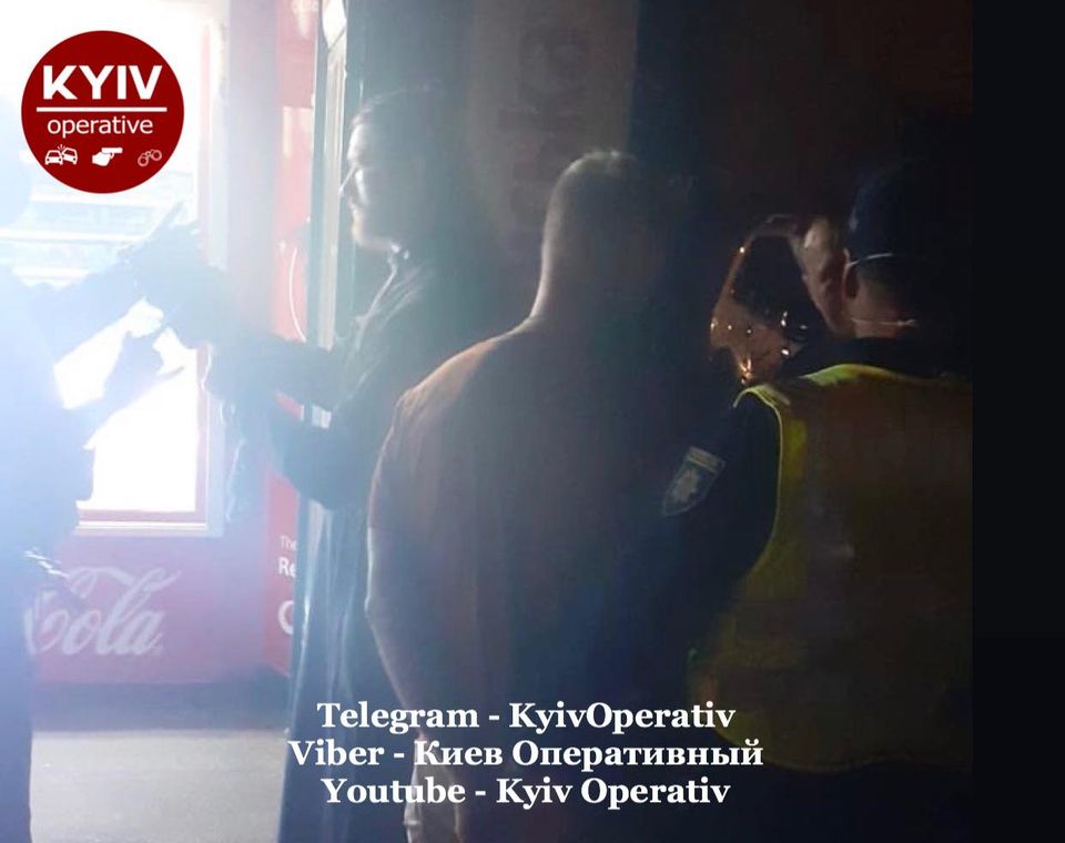 В Киеве двое неизвестны избили священника. Фото: facebook.com/KyivOperativ