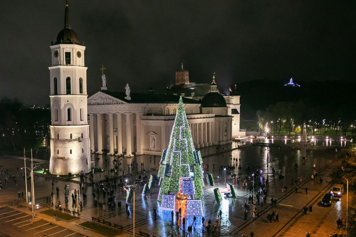 Главная елка Украины признана одной из самых красивых в Европе. Фото: European Best Destinations