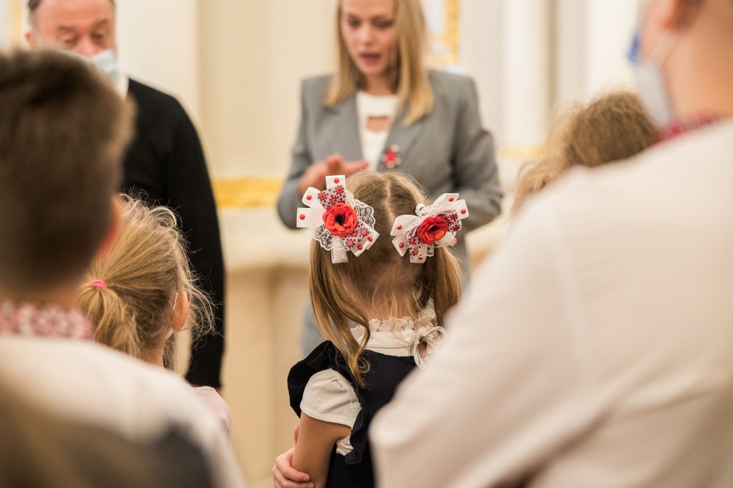 Жена Зеленского устроила экскурсии по Мариинскому дворцу для детей с проблемами слуха. Фото: Офис президента