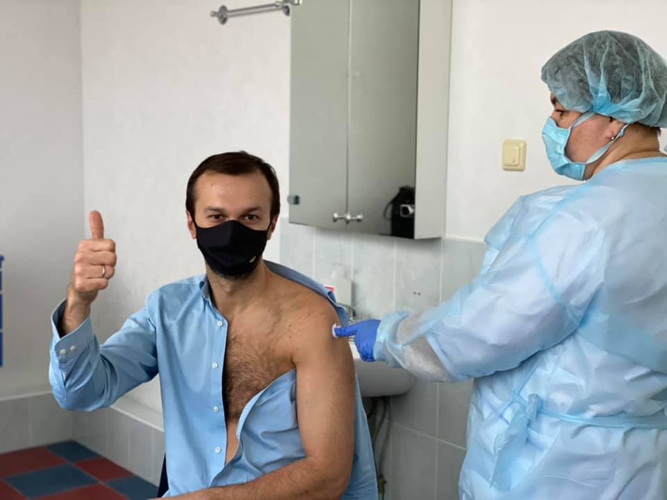 Сергей Лещенко сделал прививку от коронавируса. Фото: Facebook