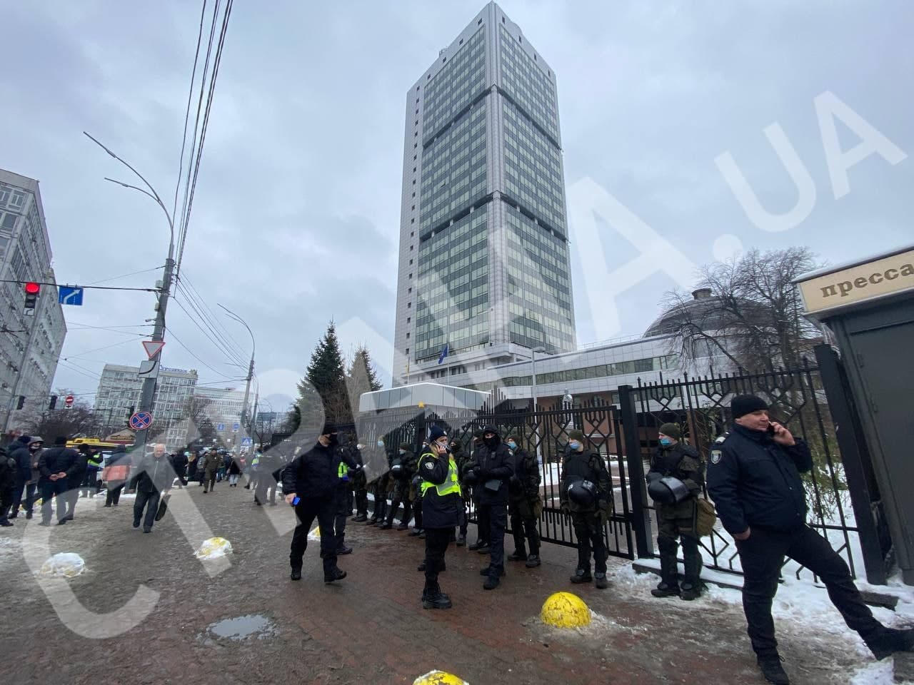 Сторонники Порошенко собираются под судом 28 января