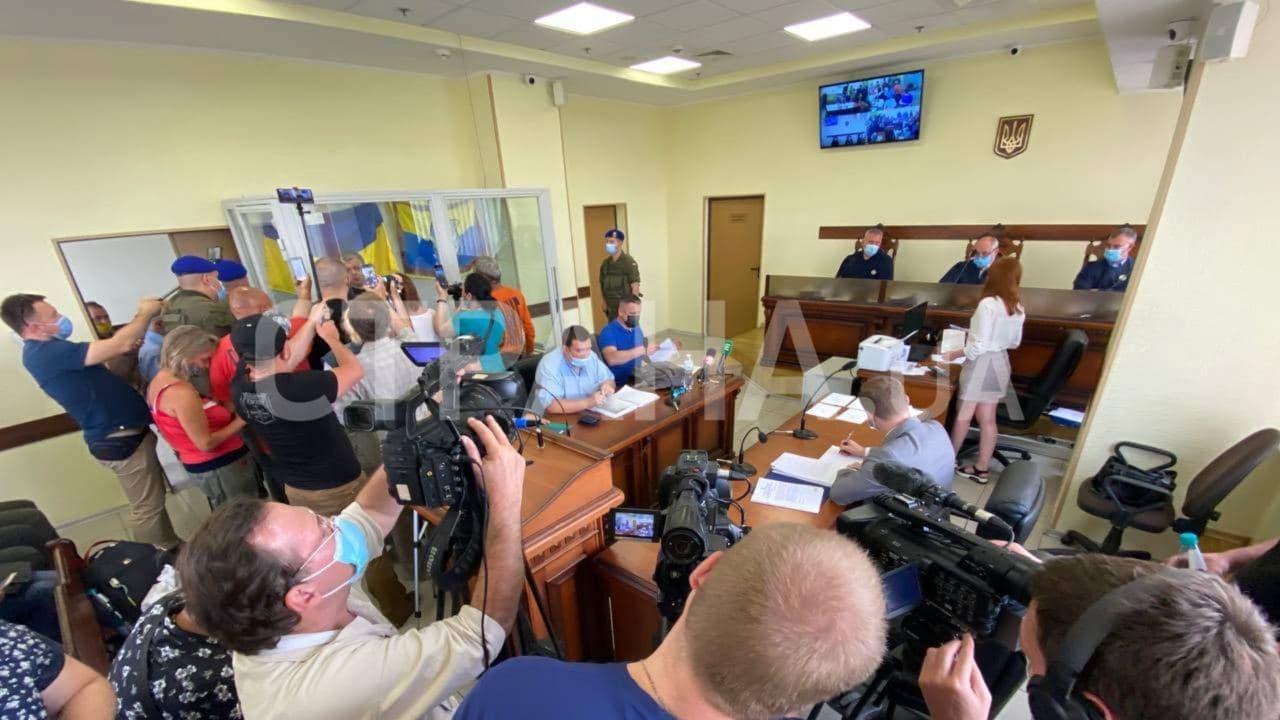 Суд оставил Семенченко под арестом