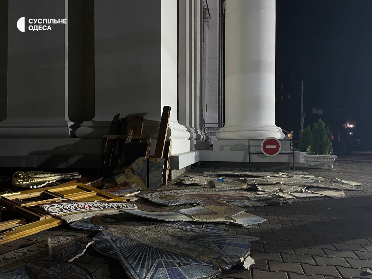 Разрушения в Спасо-Преображенском соборе Одессы после обстрела