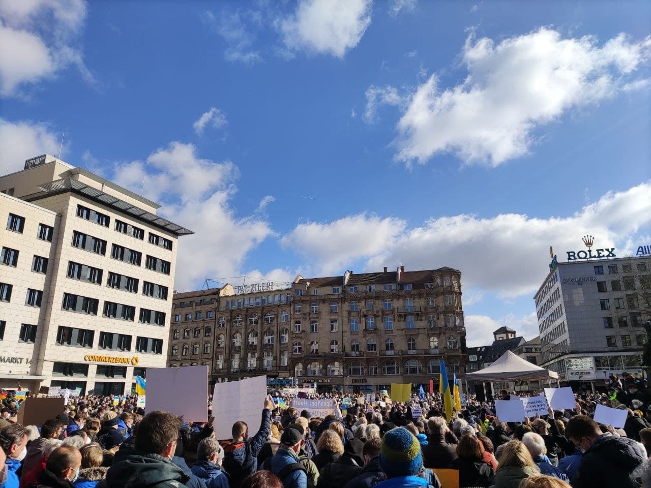 Во Франкфурте собрался антивоенный митинг