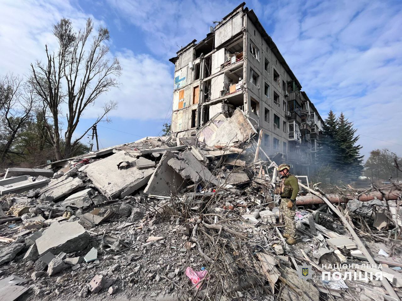 Фото (2) разбитого бомбой дома. Источник - Телеграм