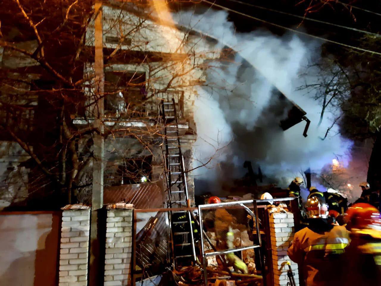 Фото с места взрыва. Источник - ГСЧС Украины