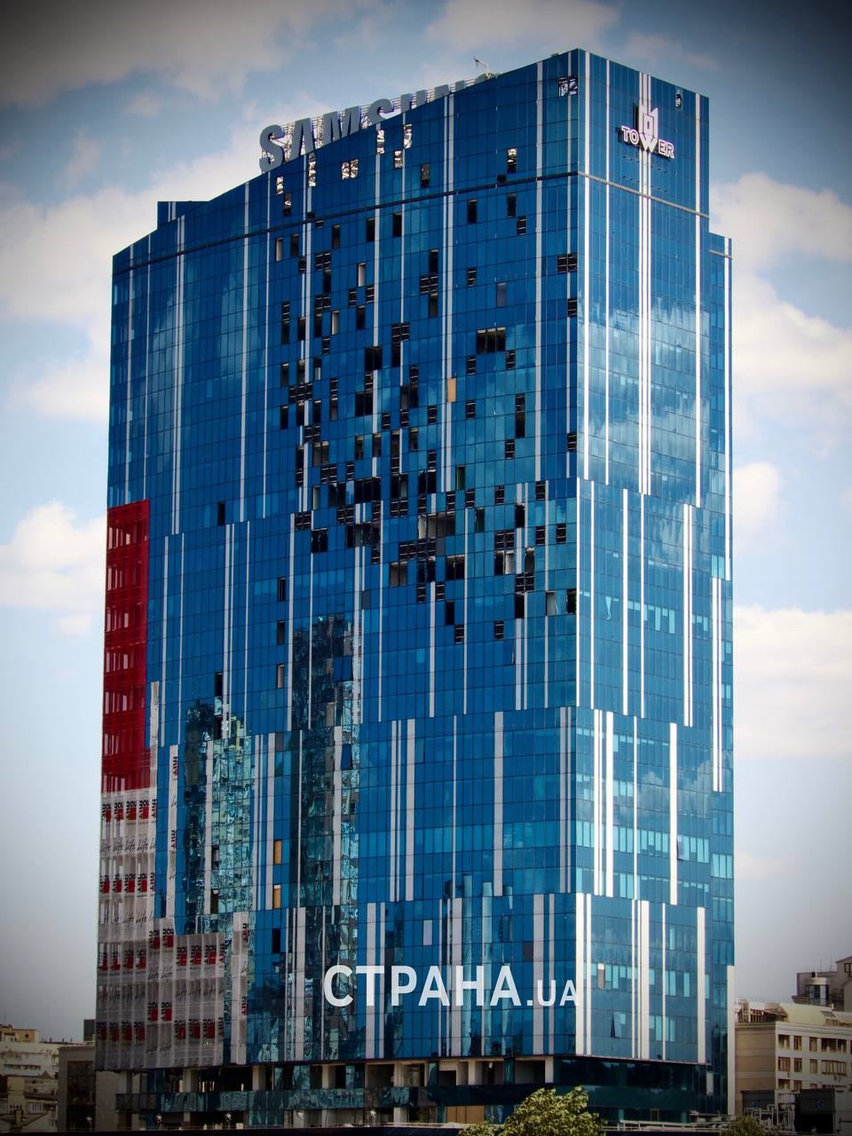 Фото (2) пошкоджень 101 Tower у Києві