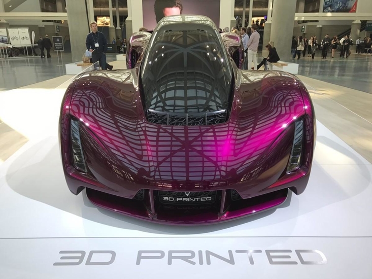 Blade Supercar буквально распечатан на 3D-принтере! Вес машины - 650 кг, а до 100 км в час он может разгоняться меньше, чем за 2 с половиной секунды
Фото: Blade Supercar/autocentre.ua